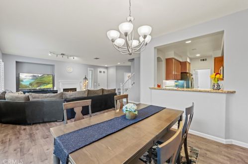 23860 Toscana Dr, Santa Clarita CA  91354-3015 exterior