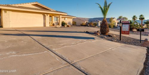3886 Whaler Dr, Lake Havasu City AZ  86406-4302 exterior
