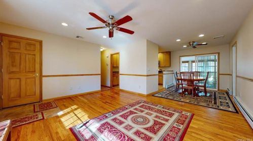 27 Wildwood Dr, New Hamburg NY  12590-2037 exterior