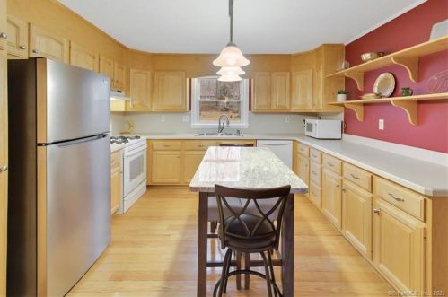 26 Ridge Rd, Southington CT  06489-2437 exterior