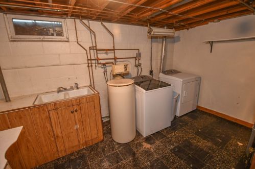 1511 Sandy Ln, Watertown WI  53098-1610 exterior