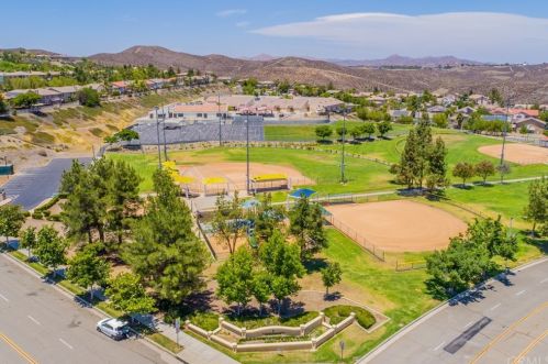 28 Del Brienza, Lake Elsinore CA  92532-0221 exterior