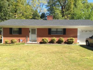 1406 Raeford Rd, Fayetteville NC  28305-5028 exterior