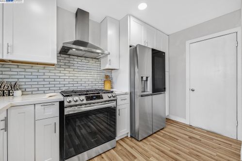 7769 Deervale Ct, Pleasanton CA  94568-1016 exterior