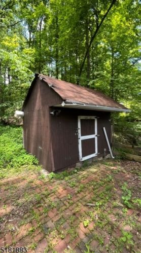 21 Pheasant Ln, West Milford NJ  07480-4008 exterior