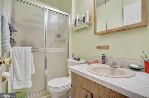 645 Ithaca Pl, East Windsor NJ 08520-5614 exterior