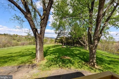 20209 St Louis Rd, Purcellville VA  20132-4905 exterior