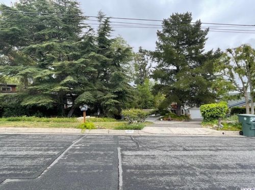 5146 Maryland Ave, Glendale, CA 91214-1216