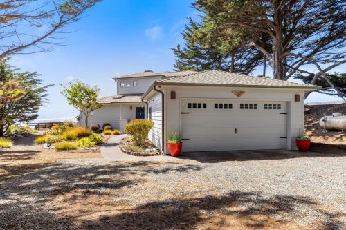 14240 Headlands Point Way, Mendocino CA  95460-9612 exterior