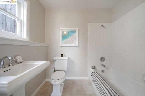 303 Hillside Ave, Oakland CA  94611-4013 exterior