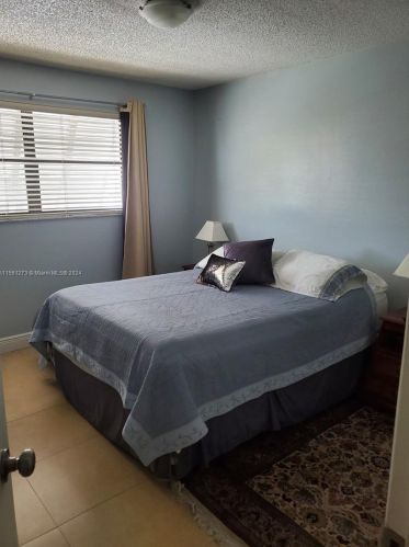 11233 15th Pl, Hollywood FL  33026-2680 exterior