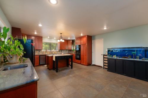 1014 Perkins St, Ukiah CA  95482-4623 exterior