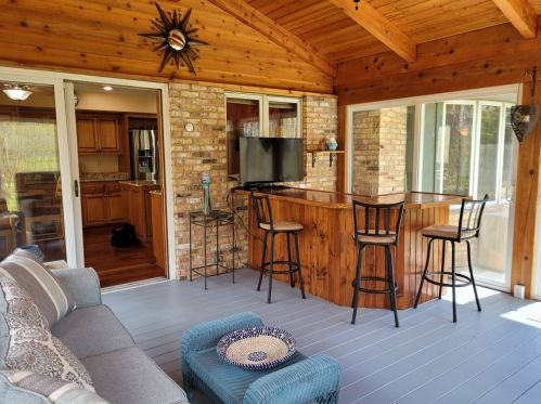 12427 Golf Dr, Thiensville WI  53092-2462 exterior