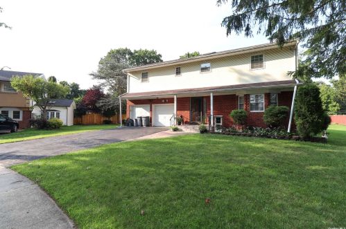 23 Melrick Ct, Westbury, NY 11590-2425