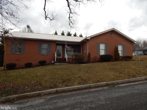 109 Potato Hill St, Hedgesville, WV 25427