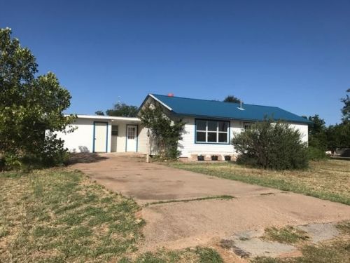 1102 Hillcrest St, Robert Lee, TX 76945-4848