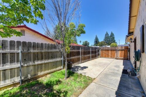 6815 Coventry Dr, Citrus Heights CA  95621-4134 exterior