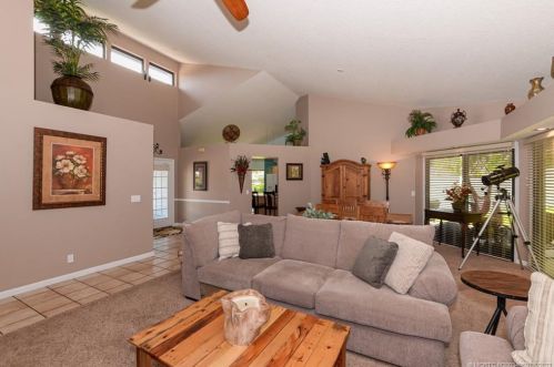 10760 Jupiter Narrows Dr, Hobe Sound, FL 33455-3260