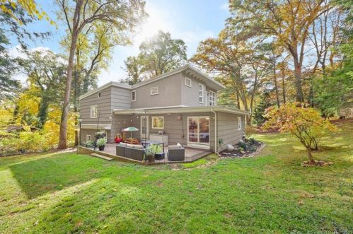 38 Hemlock Trl, Bridgeport CT  06611-3343 exterior