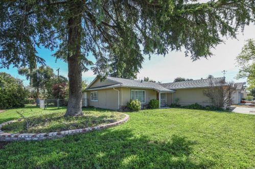 145 Rainier Cir, Vacaville CA  95687-3309 exterior