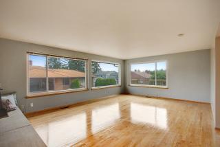 2115 115th St, Seattle WA  98133-8508 exterior