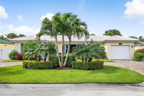 222 Claremont Ln, West Palm Beach, FL 33404-6210