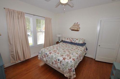 5002 Avenue, Galveston TX 77551-4831 exterior