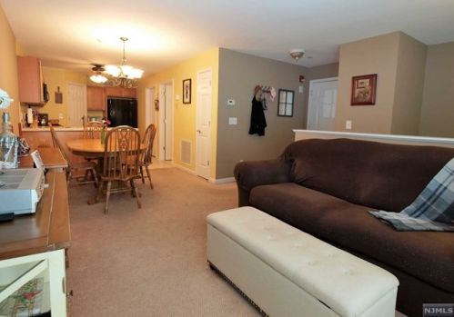 9 Hamburg Tpke, Kinnelon NJ 07405-1539 exterior