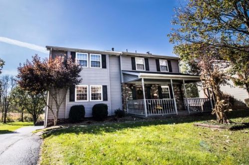 706 Shenandoah Dr, Latrobe, PA 15650-2419