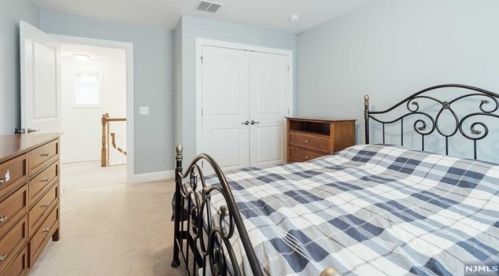 38 Walnut St, Little Falls NJ  07424-1402 exterior