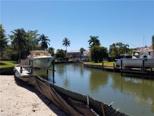 2040 Sandpiper St, Naples FL  34102-1505 exterior
