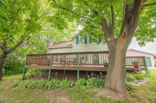 328 Walnut St, Glenwood City, WI 54013-8523