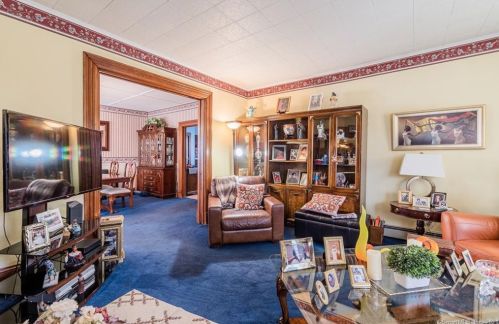 48 Ctr St, United States Coast Guard Ac CT  06320-5344 exterior