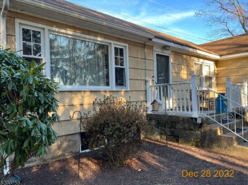 14 Drake Way, Greystone Park, NJ 07950-2657