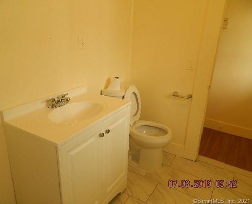 292 River St, Bridgeport, CT 06604-2929