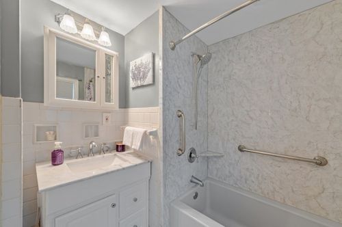 215 Datura Dr, Pittsburgh PA 15235-3155 exterior