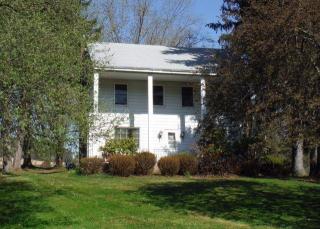 25 Little Mountain Rd, Pattersonville, PA 17967-9579
