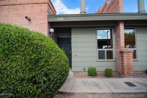 3128 Columbus Blvd, Tucson, AZ 85712-1152