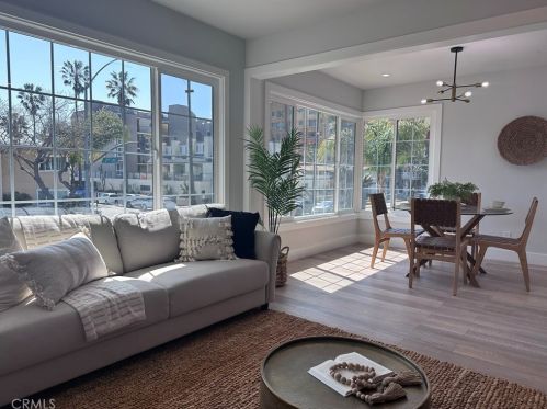 1071 Ocean Blvd, Long Beach, CA 90802-5568