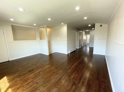 10459 214th St, Jamaica NY  11429-1542 exterior