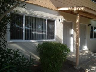 194 Gladys Ave, Mountain View CA  94043-3934 exterior