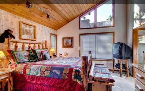 333 Skidder Trl, Truckee CA 96161-3931 exterior