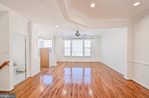 2617 Logan Wood Dr, Herndon VA 20171-4367 exterior