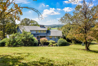 1550 Scenic View Dr, Loudon, TN 37774-5920