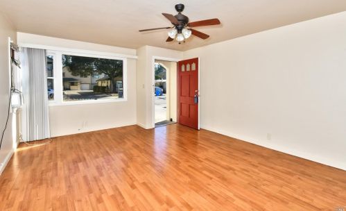 1421 Slater St, Santa Rosa, CA 95404-2810