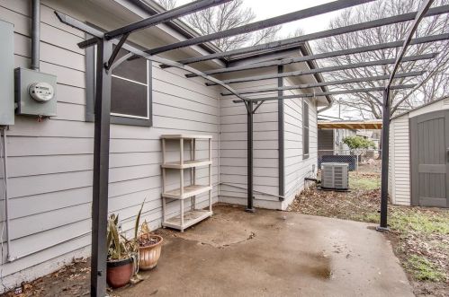 3759 Kris St, Fort Worth TX  76180 exterior