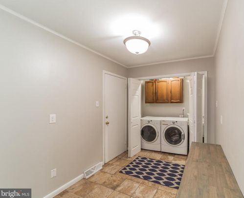 4834 Hogan Dr, Wilmington DE  19808-1713 exterior