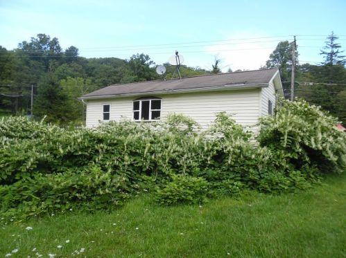 1209 Glades Pike, Somerset, PA 15501-5811