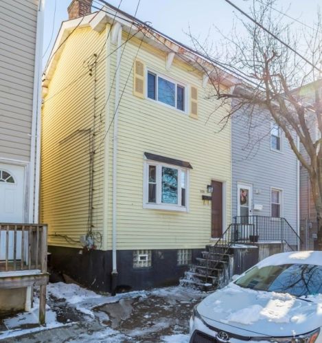 5228 Keystone St, Pittsburgh, PA 15201-2542