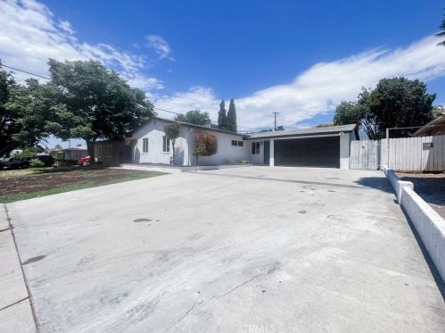25830 26th St, San Bernardino, CA 92404-3434